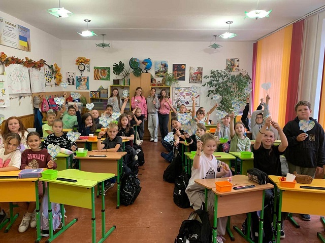 Мир починається з дитячого серця!