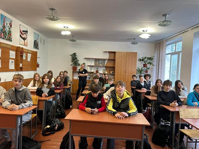 Бесіди щодо протидії булінгу та формуванню безпечного освітнього середовища